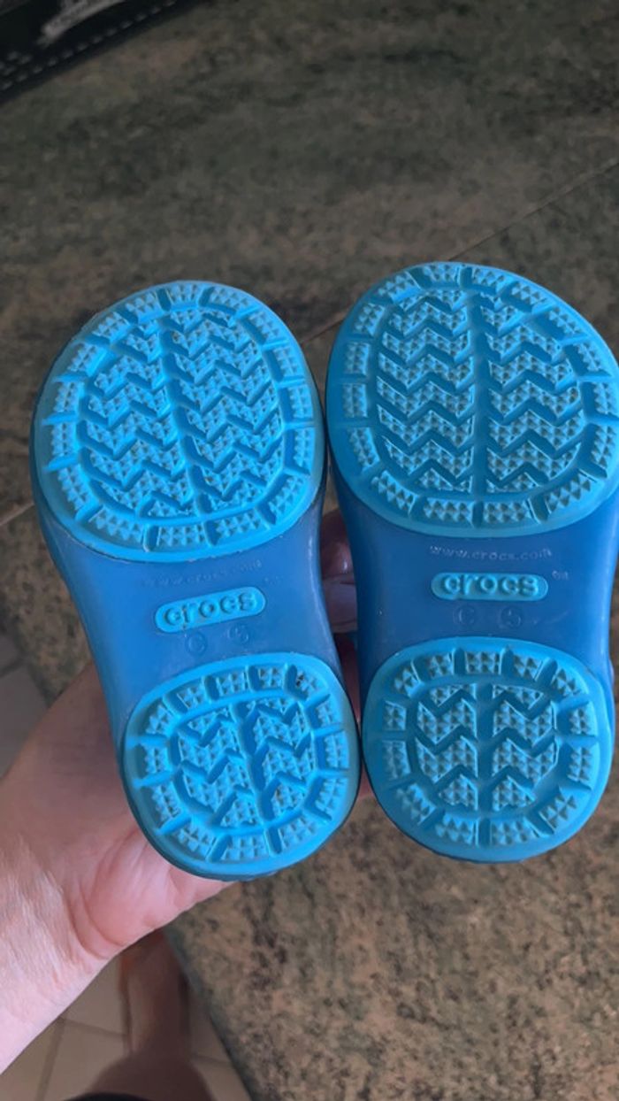 Crocs bleu mise une seule fois - photo numéro 2