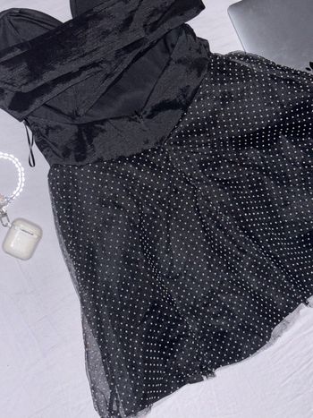 Robe noir col V cœur