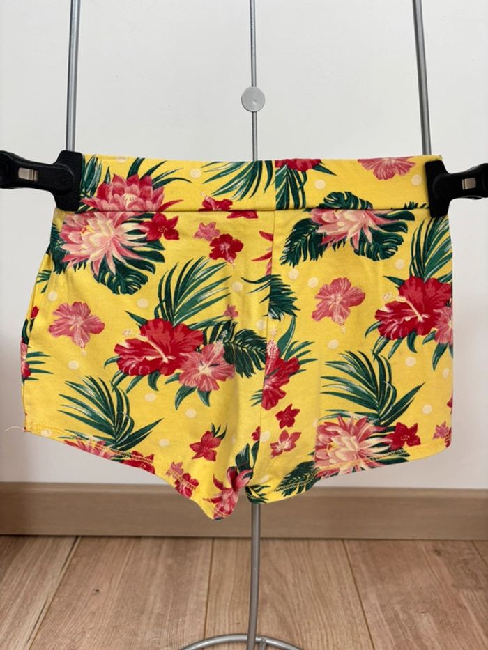 Short à fleurs T10 ans - photo numéro 3