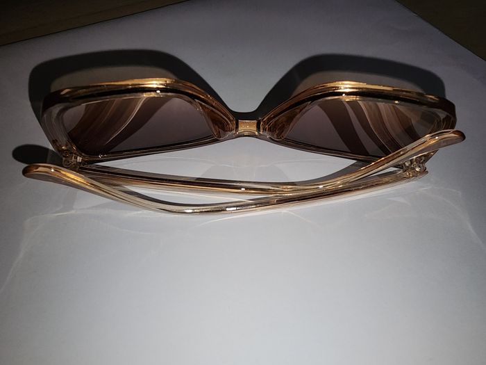Lunette de soleil - photo numéro 3