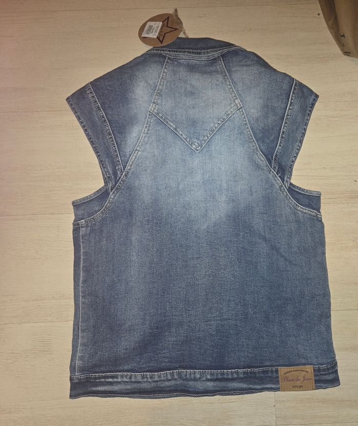 Veste sans manche en jean neuve - photo numéro 2