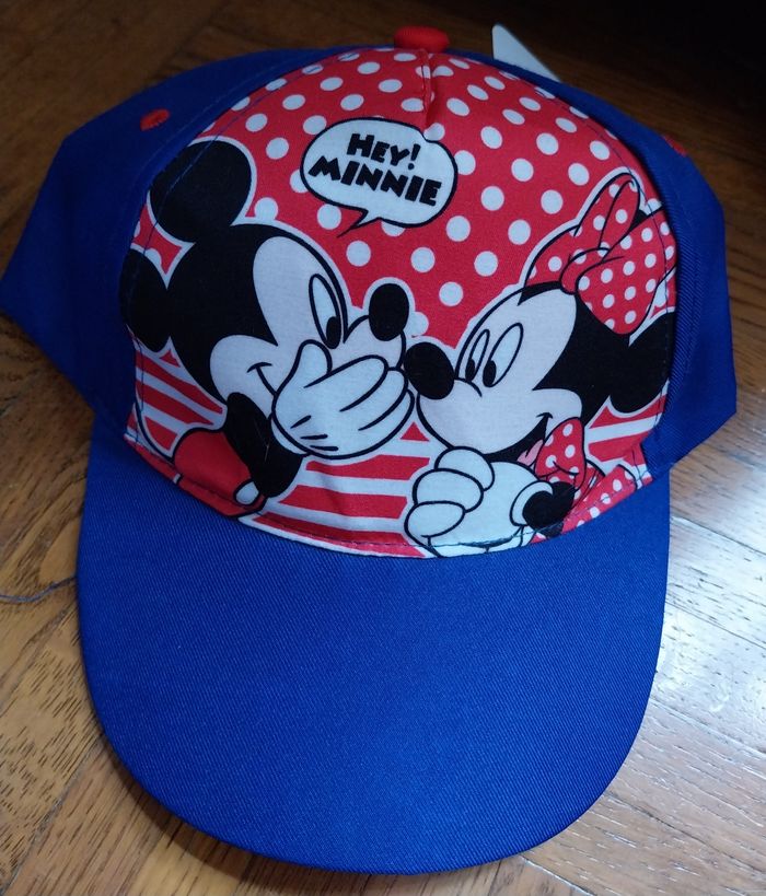 Casquette Disney.
