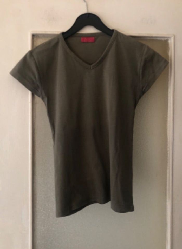 Teeshirt encolure V