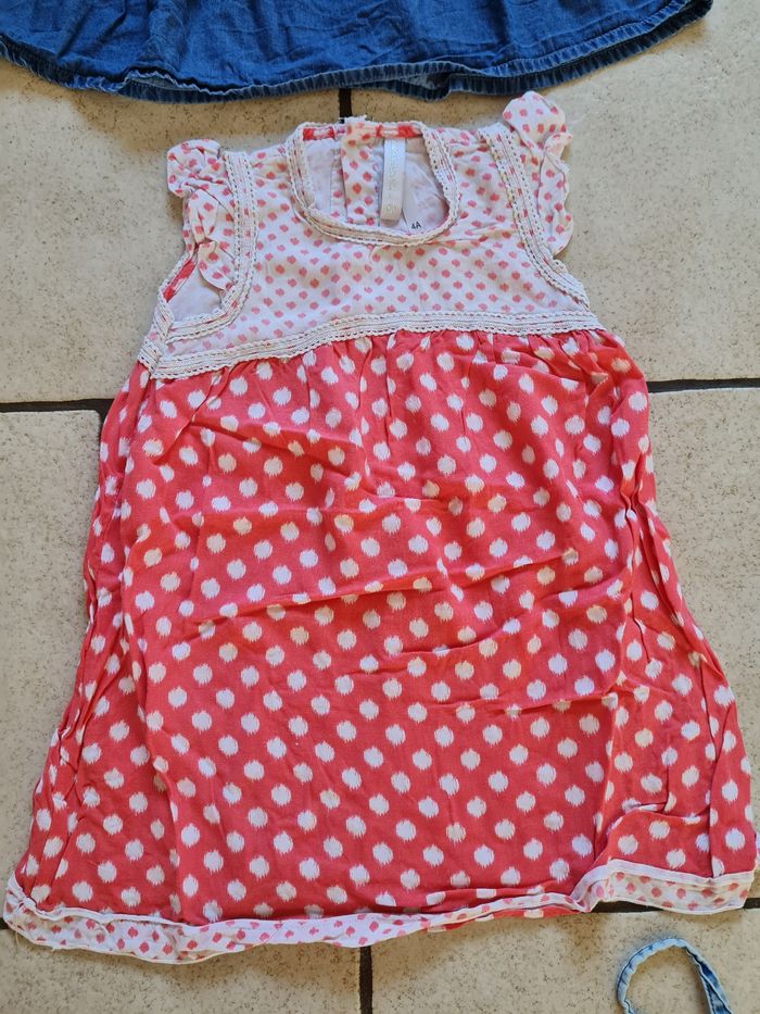 5 robes taille 4 ans - photo numéro 3