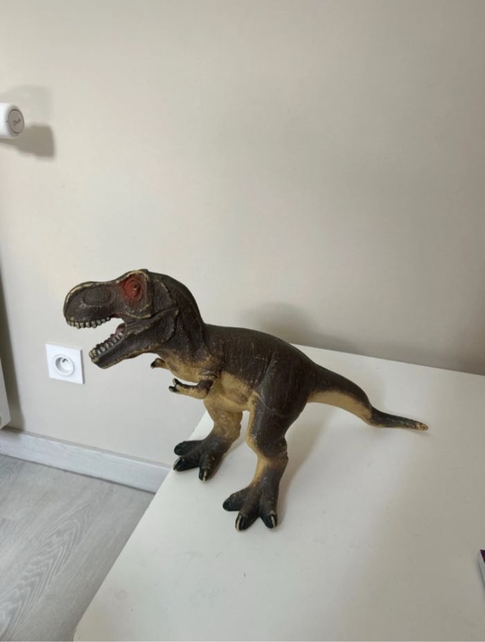 Figurine dinosaure T-Rex réaliste 🦖 - photo numéro 2