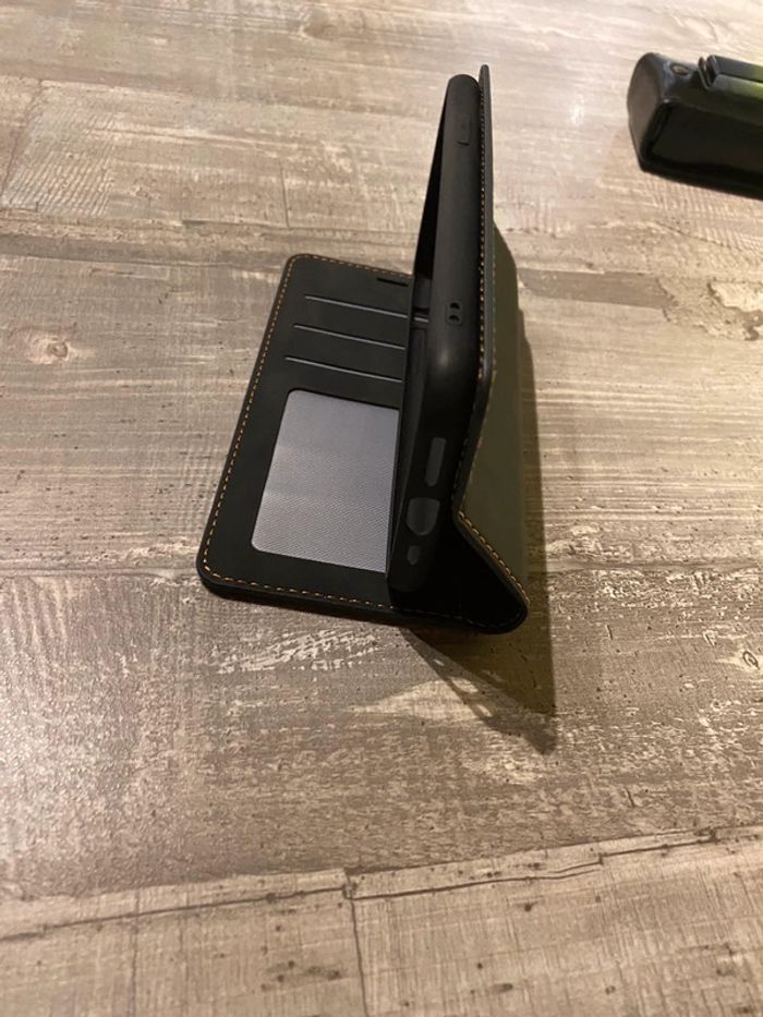 Pochette iPhone11 pro neuve - photo numéro 4