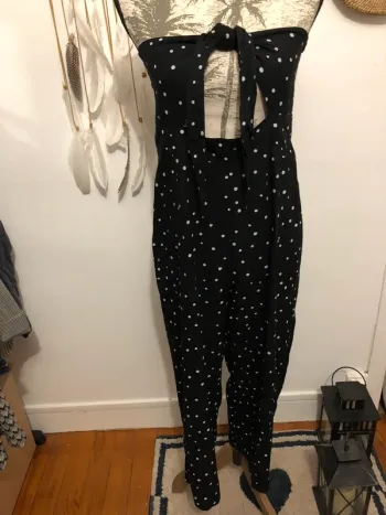 Combinaison noire à pois