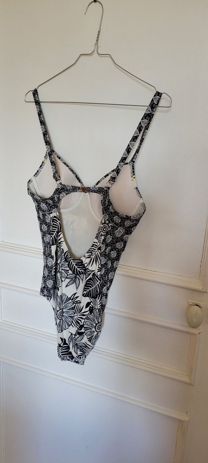 Maillot de bain une pièce - photo numéro 2