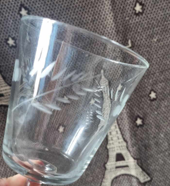 Lot 2 verres à pieds avec gravure - photo numéro 4