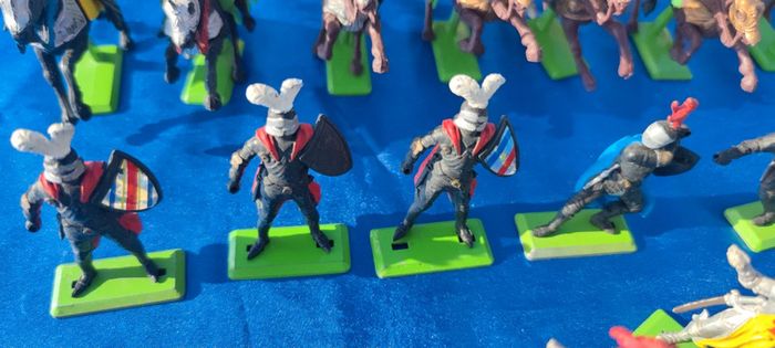 Lot de 31 Chevaliers cavaliers Britains - photo numéro 9
