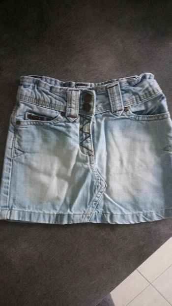 Jupe en jean.