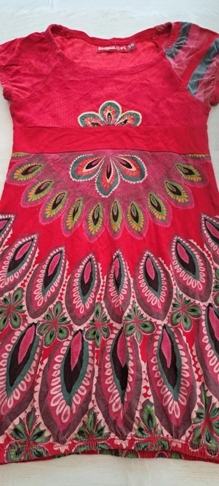 Robe Desigual - taille 5/6 ans - rose fushia - serrée aux extrémités - casual - photo numéro 3