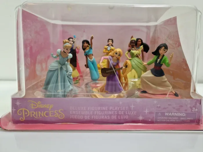 D267- Disney Princess Deluxe Figurine Playset