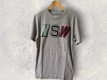 T-shirt Nike NSW / taille XS / brodé / gris / très épais / homme