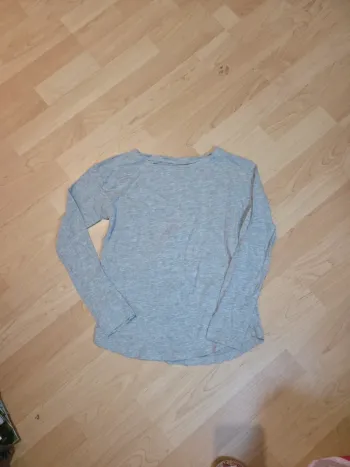 Tee shirt manche longue gris taille 10.12ans  H&M