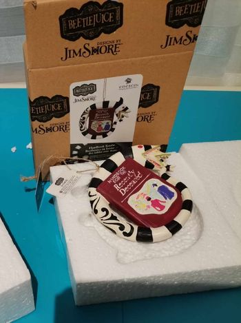 Enesco Jim Shore Ornement ver des sables & livre