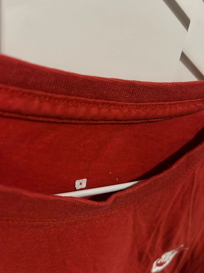 645 – t-shirt Nike rouge - photo numéro 3