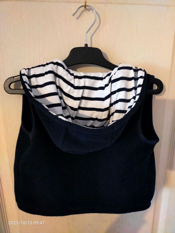 Gilet bleu foncé.Taille 23 mois - photo numéro 2