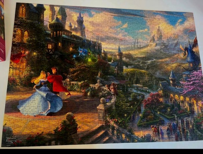 Puzzle disney schmidt 1000 pièces " la belle au bois dormant " - photo numéro 2