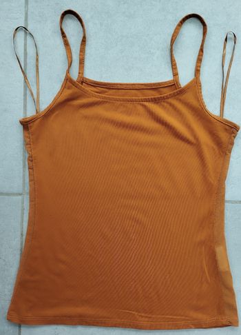 Débardeur femme Camaïeu (taille XS) en très bon état. Prix : 1,10€.