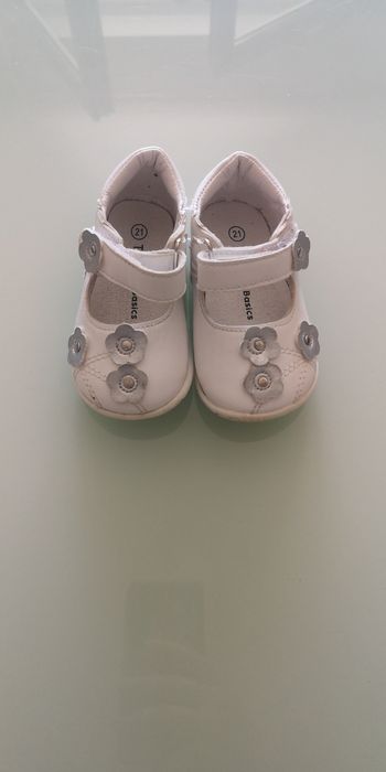 Chaussures blanches taille 21