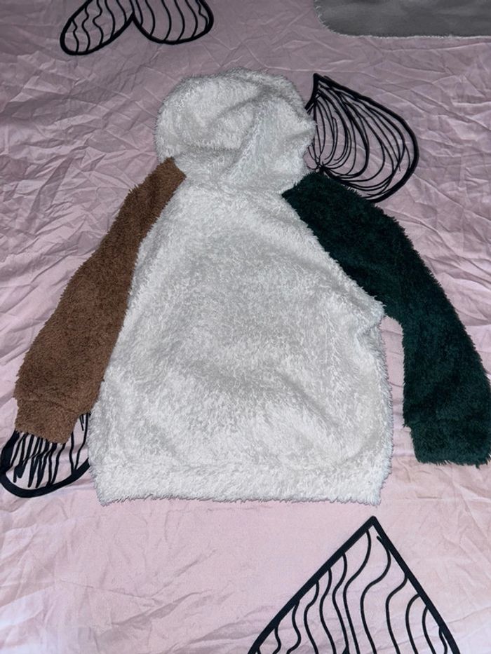 Pull a capuche garçon - photo numéro 2