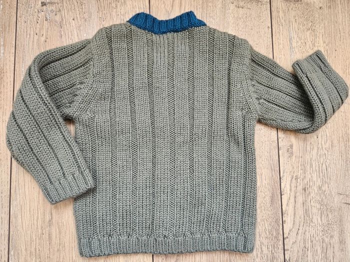 Gilet torsadé à boutons Petit Bateau kaki et bleu 6 mois - photo numéro 4