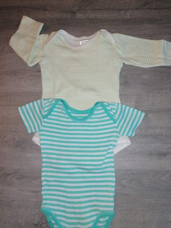 Lot de 2 bodies 6 mois