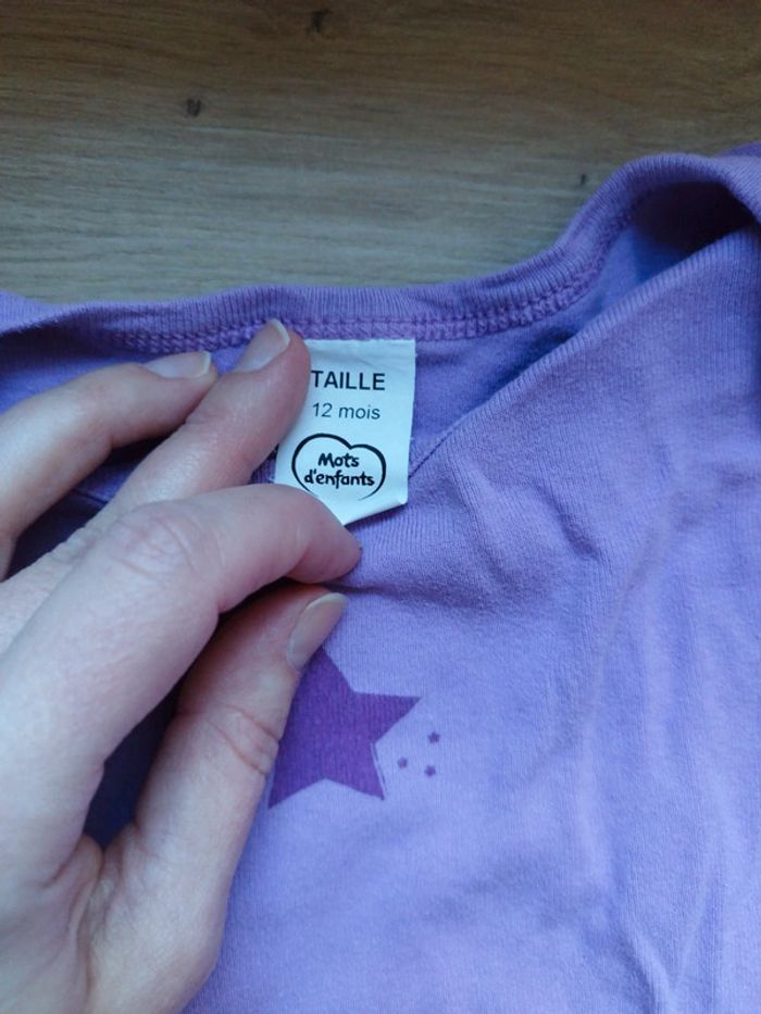 Bodie manches courtes violet étoile 12 mois mots d'enfants très bon état - photo numéro 3