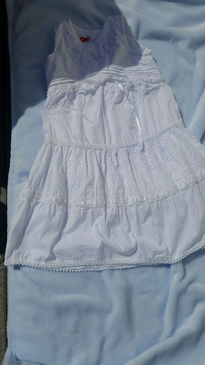 Robe blanche Exit 4 ans