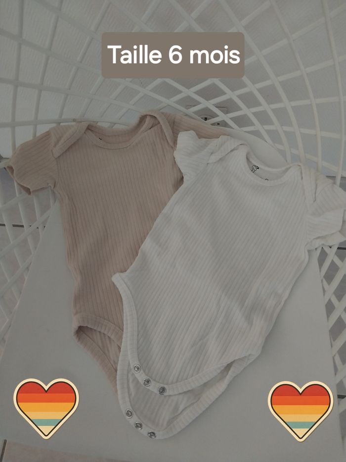Lot de 2 bodies bébé – Taille 6 mois (62/68 cm)