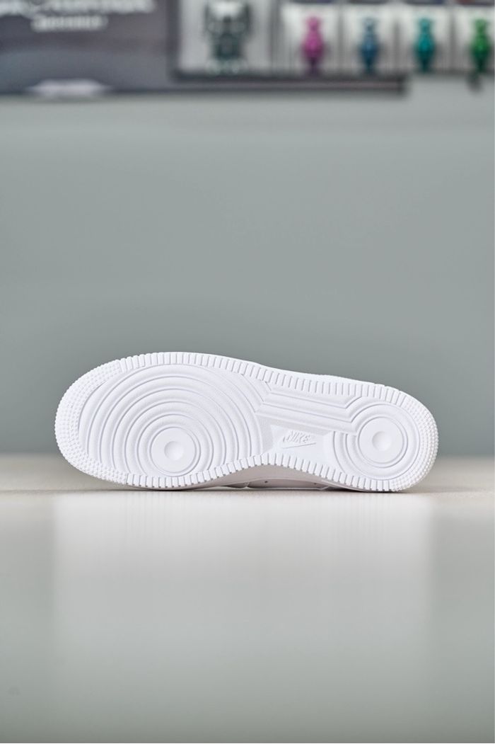 Nouvelles baskets Nike Air Force 1 Low 07, unisexe, Air Force 1 blanc pur. - photo numéro 3