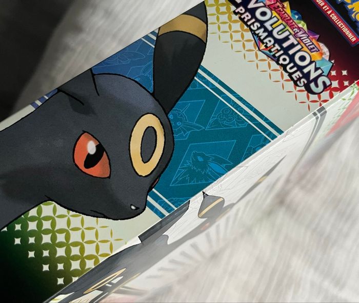 Coffret Premium Figurine EV8.5 Evolutions Prismatiques - 140€ - Neuf - photo numéro 3
