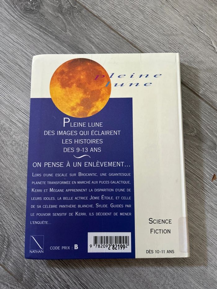 Livre ado - photo numéro 2