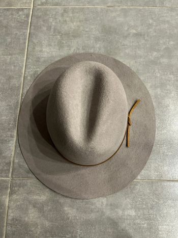 Chapeau gris H&M