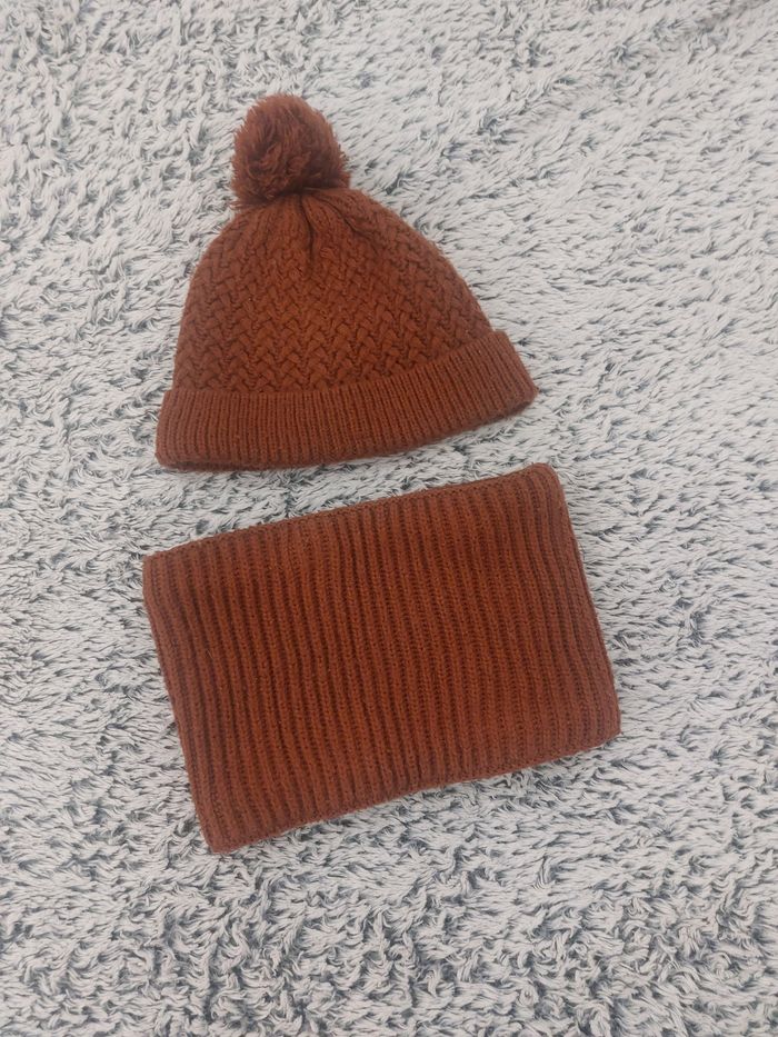 Bonnet et tour de cou