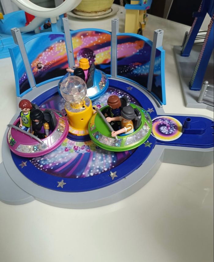 🎡 Lot Fête Foraine Playmobil – Grandes pièces + Stand – 60 € ( négociable ) 🎡 - photo numéro 2