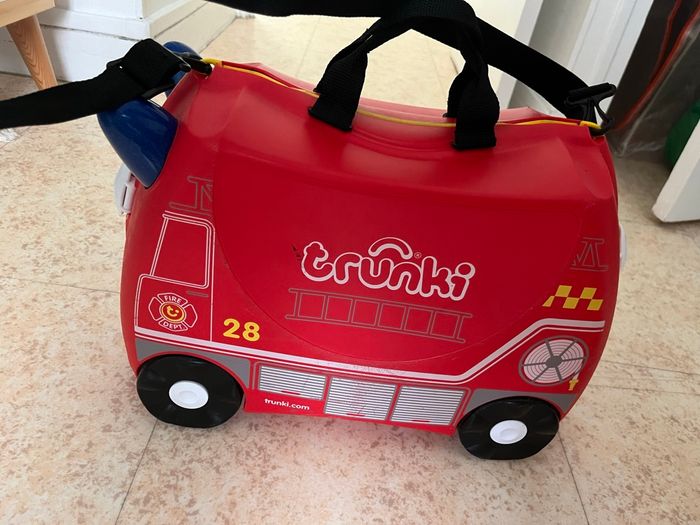 Valise cabine trunki pour enfant modèle pompier