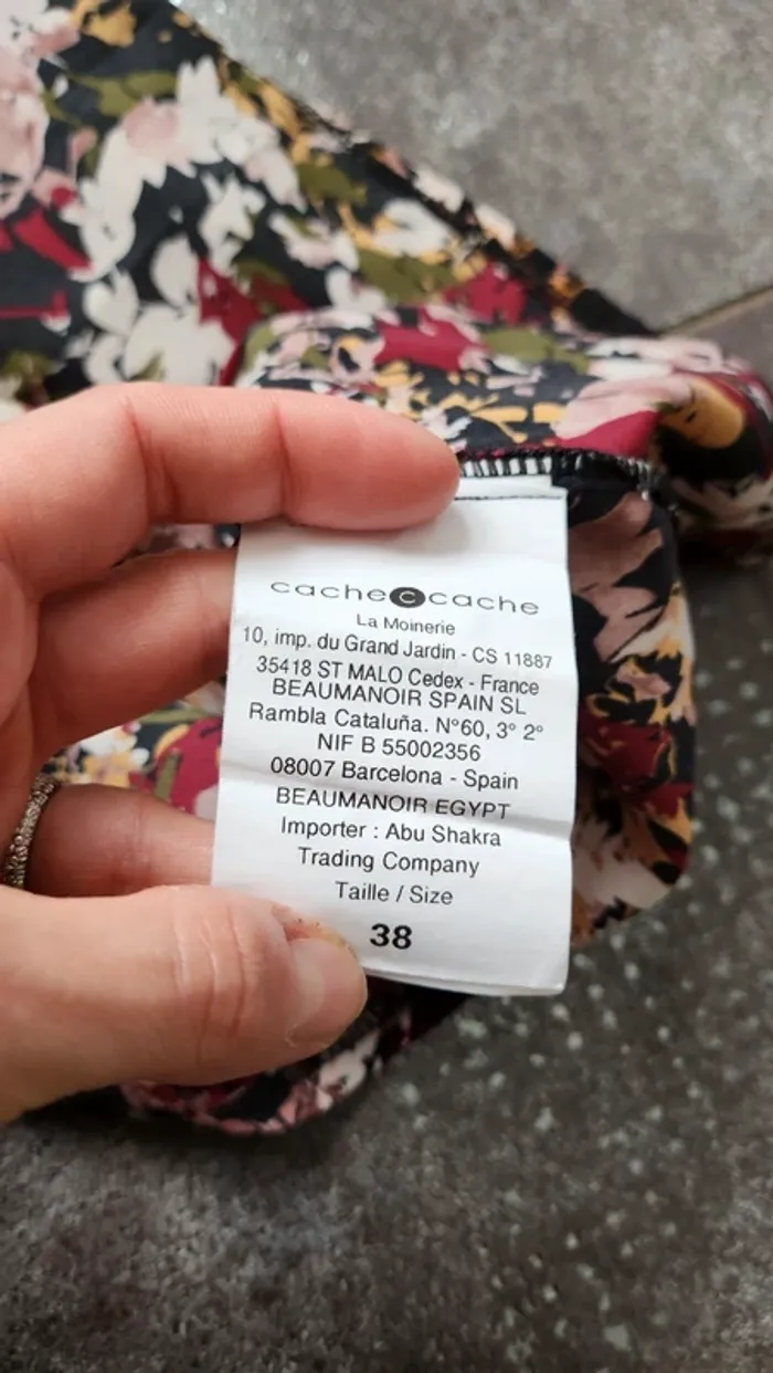 Cache cache robe 👗 fleuri taille 38
Excellent état très peu portée - photo numéro 8