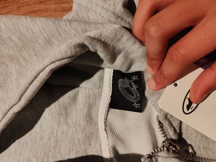 Ensemble Corteiz RTW Alcatraz Wreath Grey White Gris Blanc Tracksuit - photo numéro 6