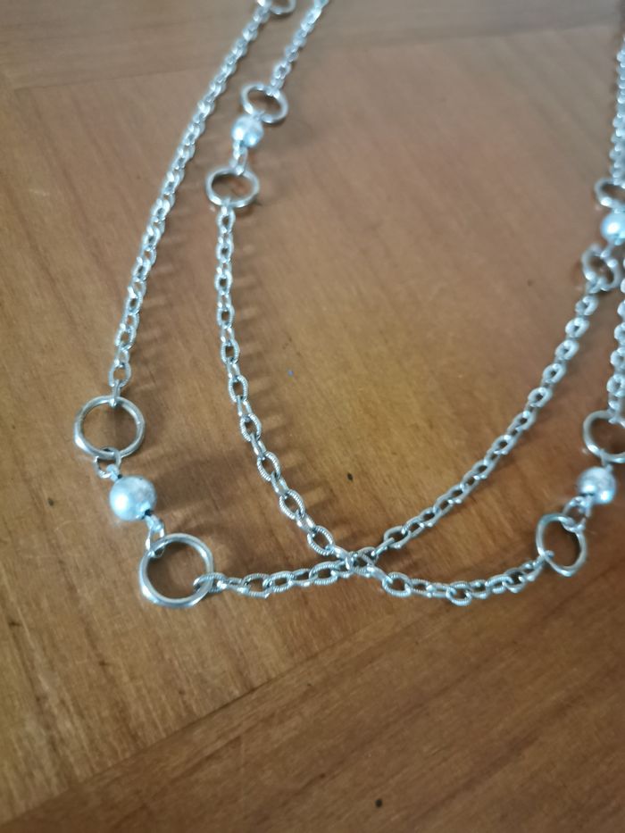 Sautoir en chaîne, anneaux et perles argentés en 2 rangées - photo numéro 3