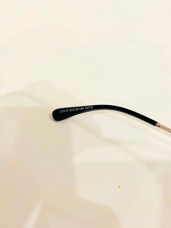 Lunette de soleil femme noire et dorée verres dégradés uvprotection catégorie 3 - photo numéro 6