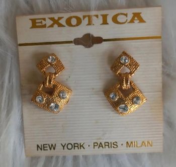 Paire de boucle d'oreilles doré avec pierres Neuve