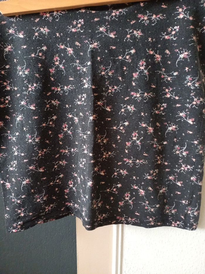 Jupe droite motif fleurs - photo numéro 2