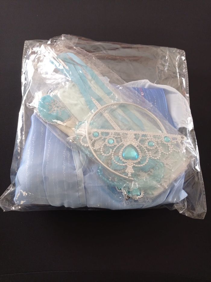 Deguisement la reine des glaces et accessoires 4ans - photo numéro 6