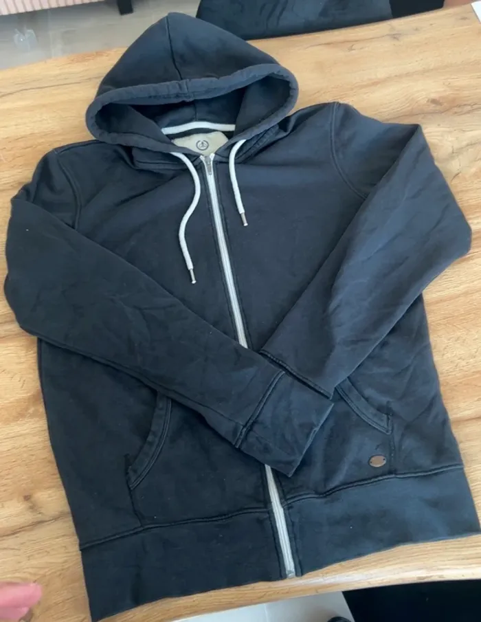 Veste à capuche