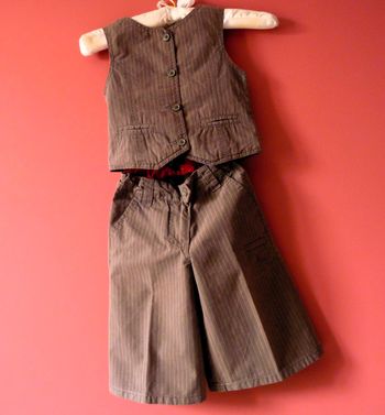 Ensemble tenue Fille Okaidi 4 ans pantacourt gilet 2 pièces marron TBE