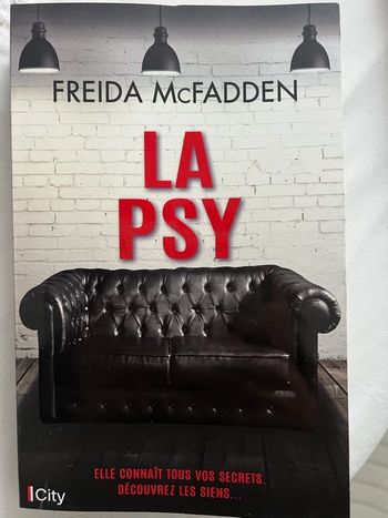 Livre la psy  freida mcfadden 