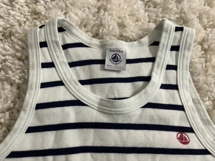 T-shirt sans manche garçon 8 ans / marque Petit bateau