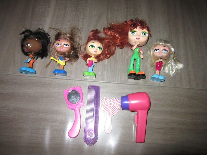 lot mini poupée bratz